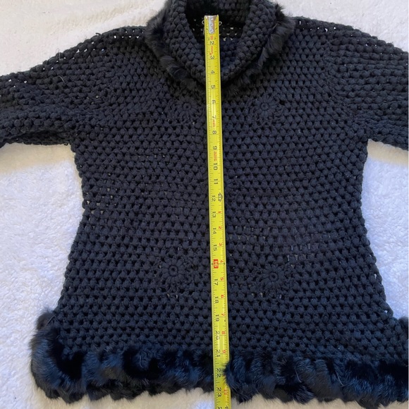 Cabo crochet black fur trim sweater - Picture 9 of 10